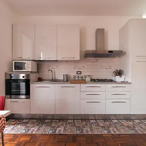 milano-functional-apartment.italymilanhotels.net/